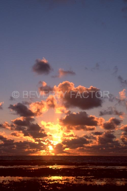 (Multiple values);sun;manihi french polynesia